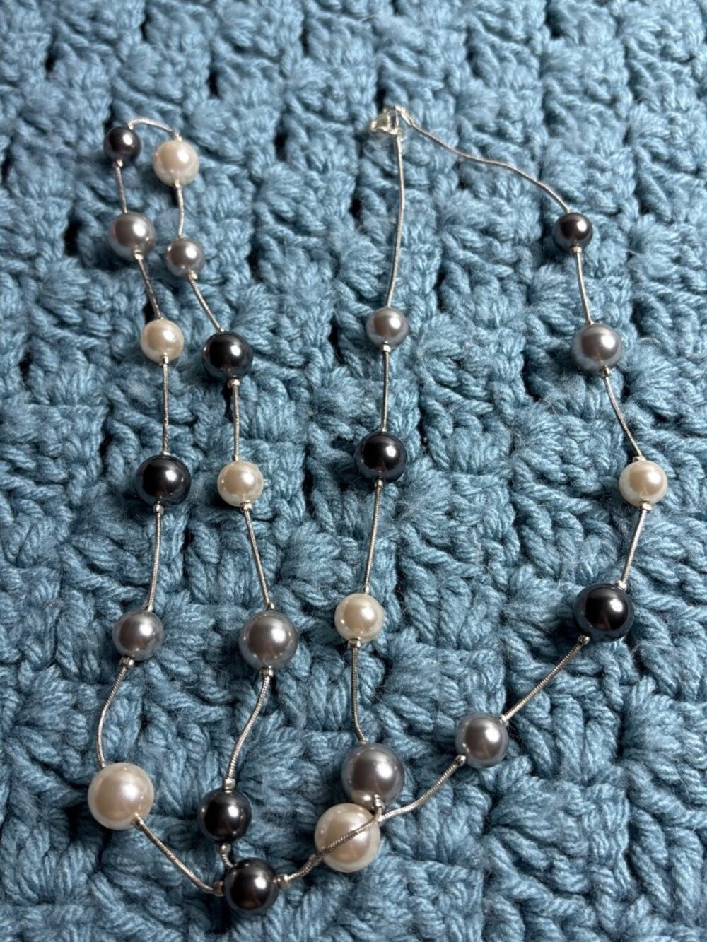 Roman RMN Multicolor Faux Pearl Beaded Chain Necklace Silvertone Serpentine